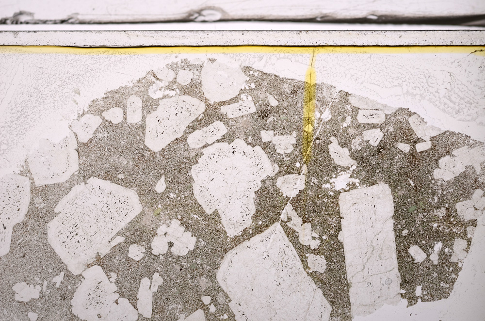 Plane Polarized, E36400